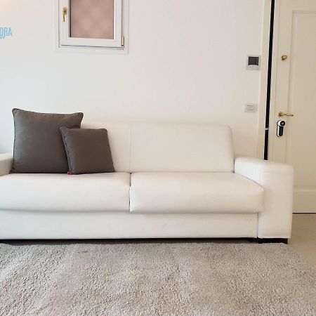 무쟈 Porto San Rocco Tirabora Short Rent 아파트 외부 사진