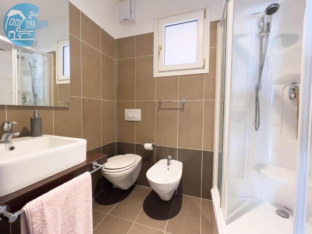 무쟈 Porto San Rocco Tirabora Short Rent 아파트 외부 사진